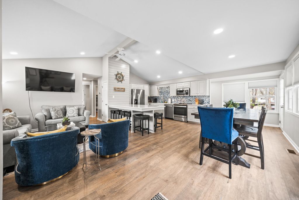 111 Fishing Lane, Hot Springs, AR 71913