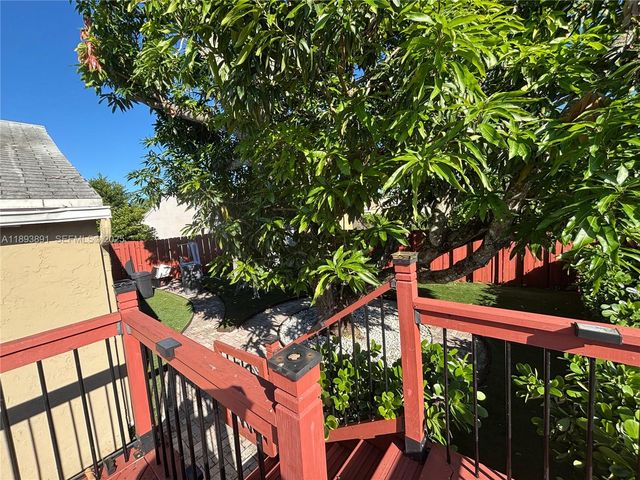 9801 Ridgecreek Rd, Boca Raton, FL 33496