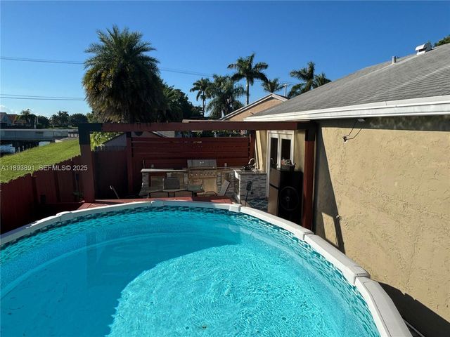 9801 Ridgecreek Rd, Boca Raton, FL 33496