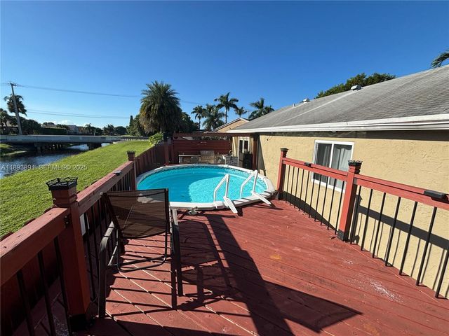 9801 Ridgecreek Rd, Boca Raton, FL 33496