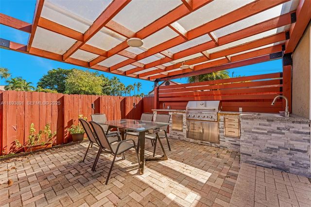 9801 Ridgecreek Rd, Boca Raton, FL 33496