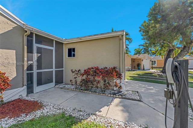 9801 Ridgecreek Rd, Boca Raton, FL 33496