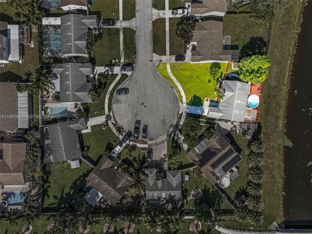 9801 Ridgecreek Rd, Boca Raton, FL 33496