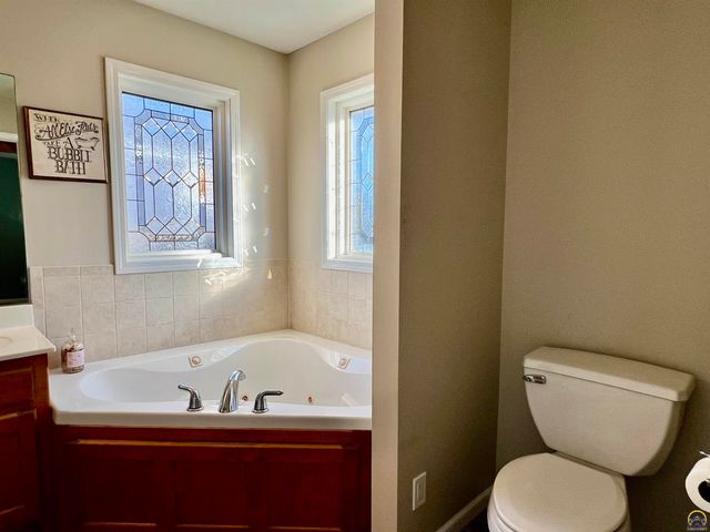 3515 SE 25th ST, Topeka, KS 66605