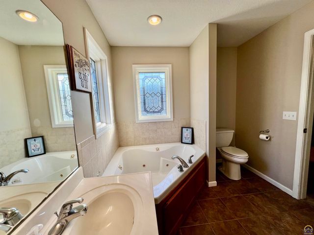 3515 SE 25th ST, Topeka, KS 66605