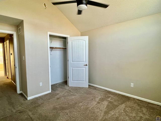 3515 SE 25th ST, Topeka, KS 66605