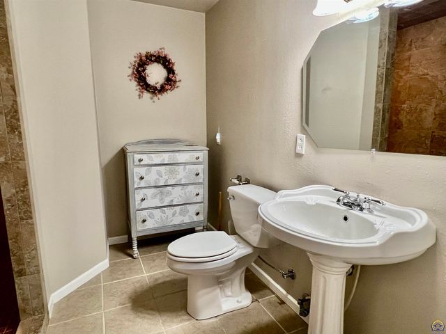 3515 SE 25th ST, Topeka, KS 66605