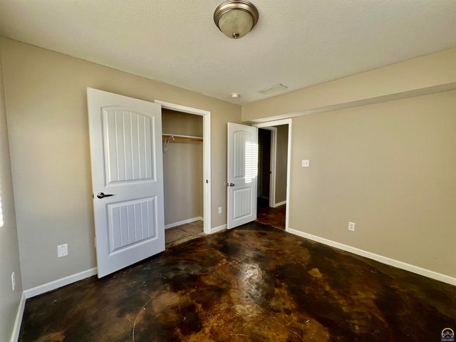 3515 SE 25th ST, Topeka, KS 66605