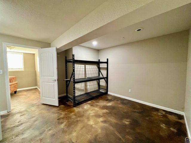 3515 SE 25th ST, Topeka, KS 66605