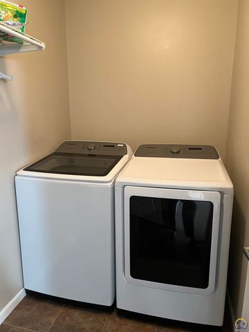 3515 SE 25th ST, Topeka, KS 66605