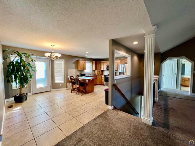 3515 SE 25th ST, Topeka, KS 66605