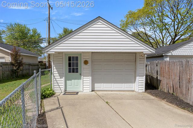 131 N Altadena Avenue, Royal Oak, MI 48067