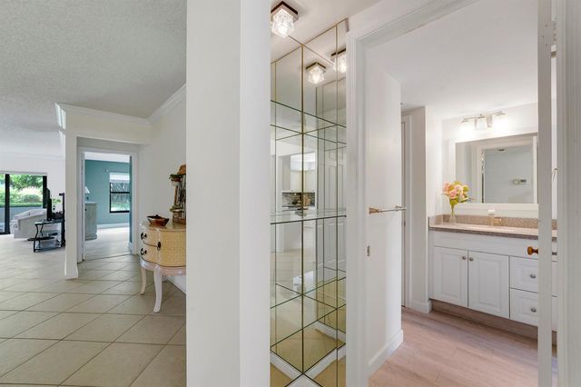 300 N Highway A1A 105J, Jupiter, FL 33477