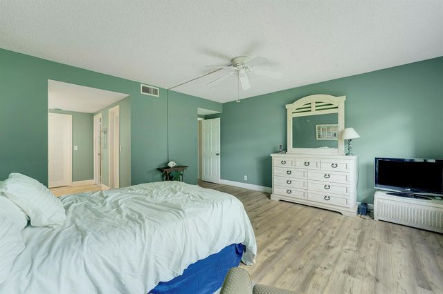 300 N Highway A1A 105J, Jupiter, FL 33477