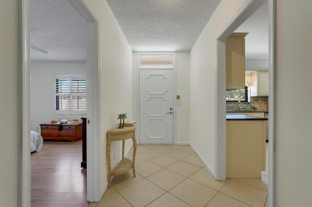 300 N Highway A1A 105J, Jupiter, FL 33477