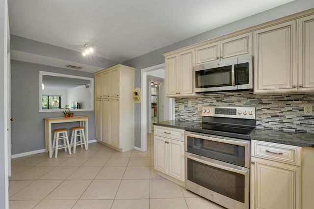 300 N Highway A1A 105J, Jupiter, FL 33477