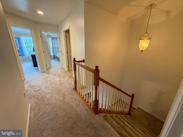 136 N SAVANNA DR, Pottstown, PA 19465