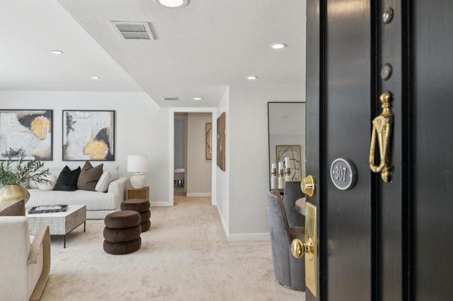 675 Sharon Park 307, Menlo Park, CA 94025