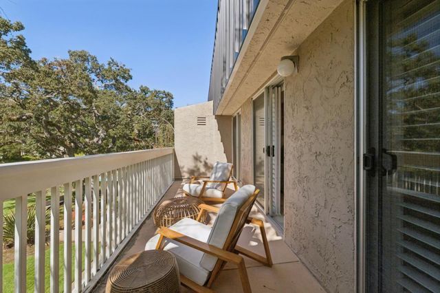 675 Sharon Park 307, Menlo Park, CA 94025