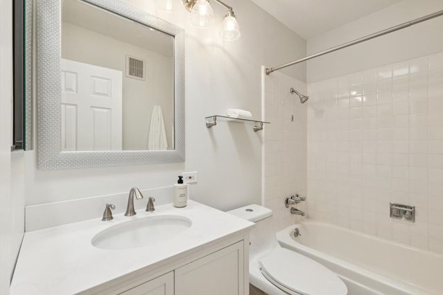 675 Sharon Park 307, Menlo Park, CA 94025