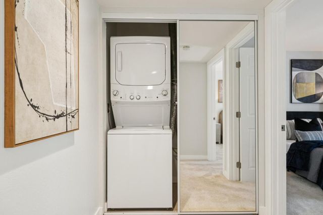 675 Sharon Park 307, Menlo Park, CA 94025