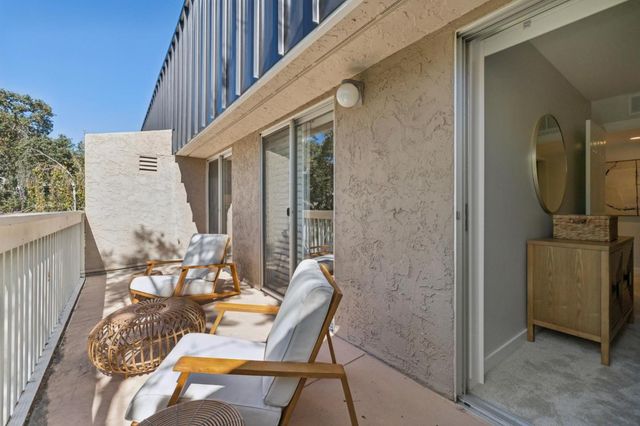 675 Sharon Park 307, Menlo Park, CA 94025