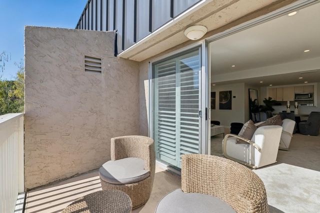 675 Sharon Park 307, Menlo Park, CA 94025