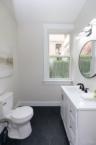 1537 Dixmont Avenue, Cincinnati, OH 45207