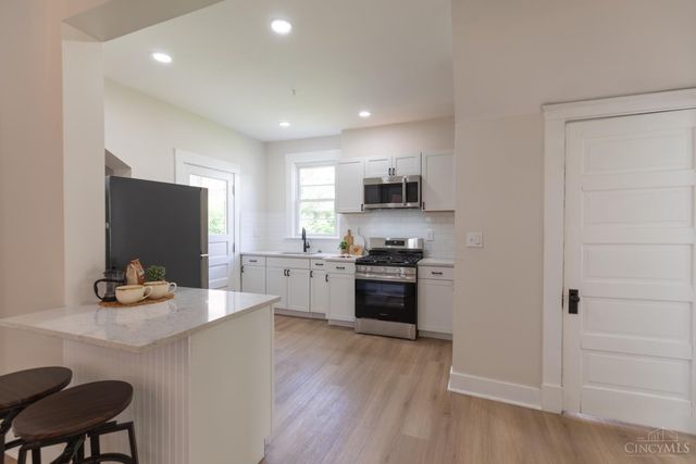 1537 Dixmont Avenue, Cincinnati, OH 45207