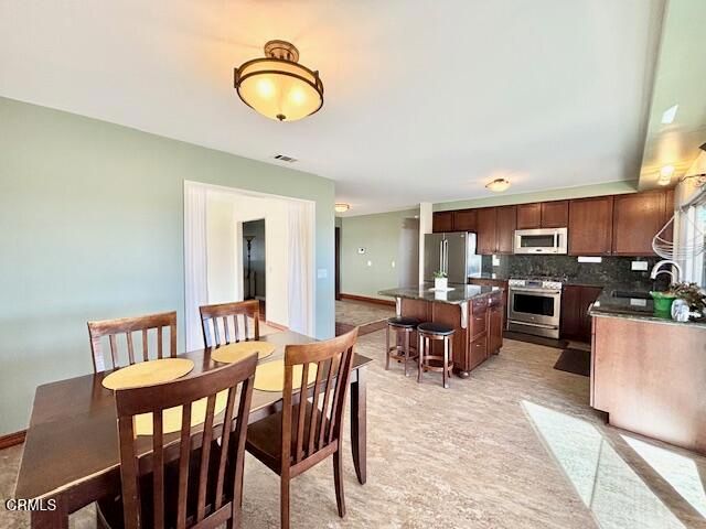 10042 Brazos Court, Ventura, CA 93004