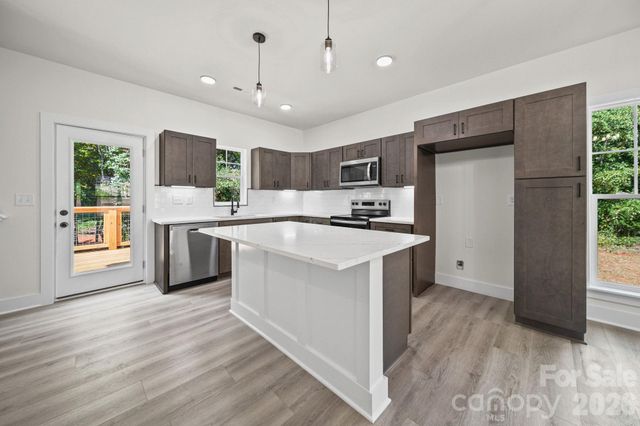 1074 Lyndsey Brook Court, Lincolnton, NC 28092