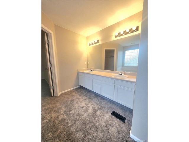 19913 E 59th Ave, Aurora, CO 80019