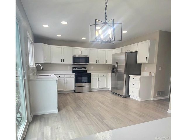 19913 E 59th Ave, Aurora, CO 80019