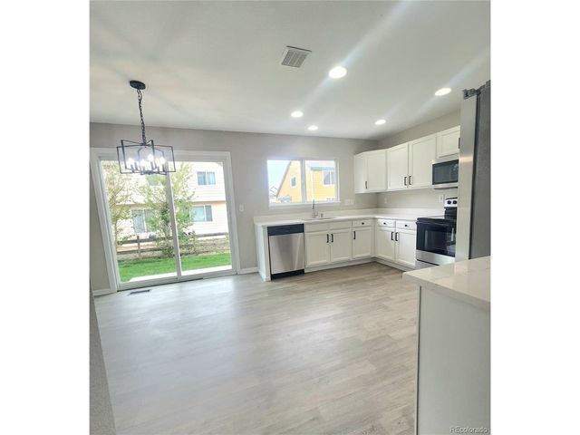 19913 E 59th Ave, Aurora, CO 80019