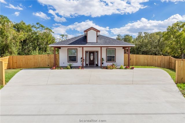1309 West Washington Avenue, Navasota, TX 77868