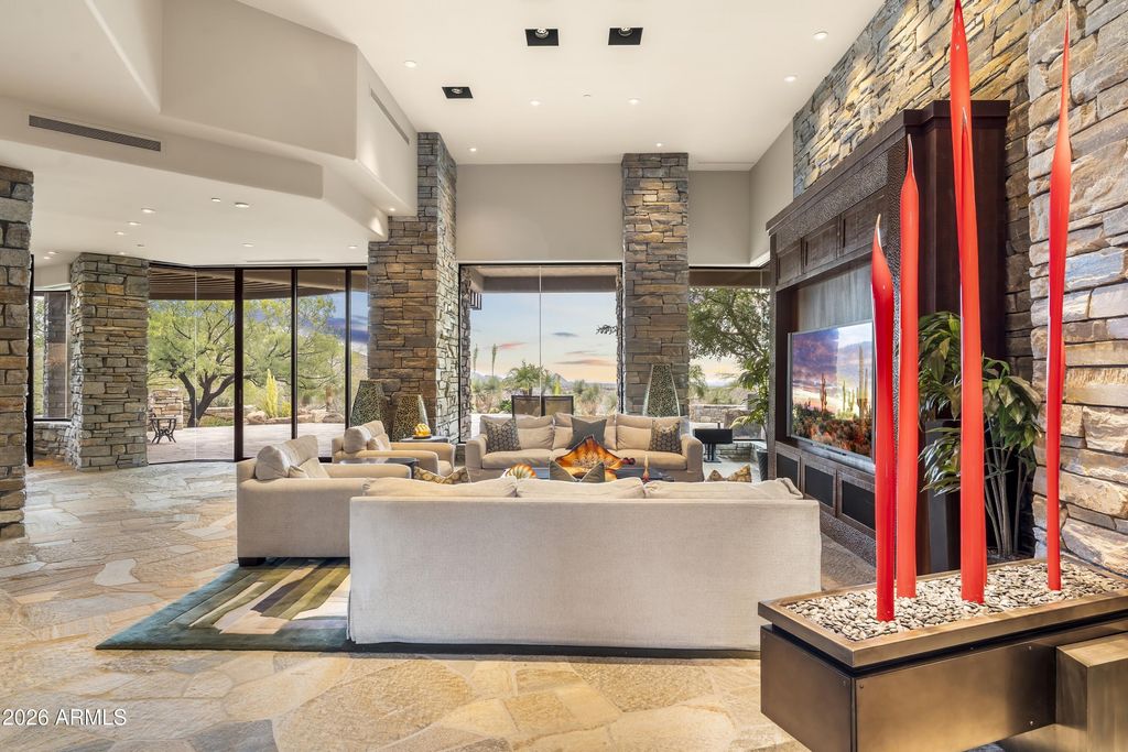 Image 10 of property listing at 40803 N BRANGUS Road, Scottsdale, AZ 85262
