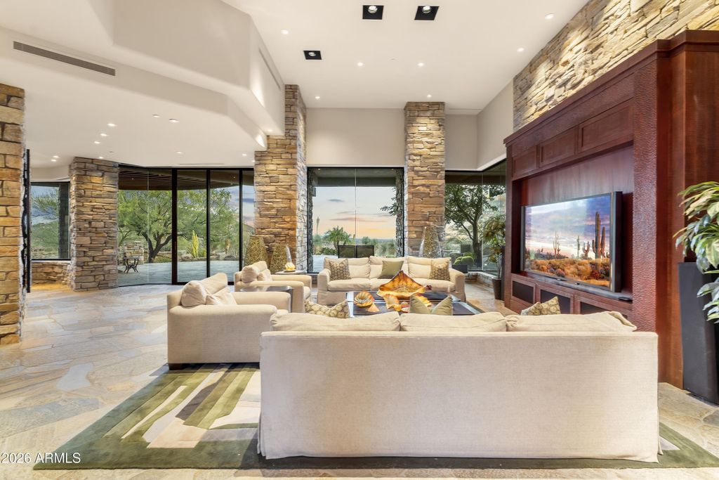 Image 11 of property listing at 40803 N BRANGUS Road, Scottsdale, AZ 85262