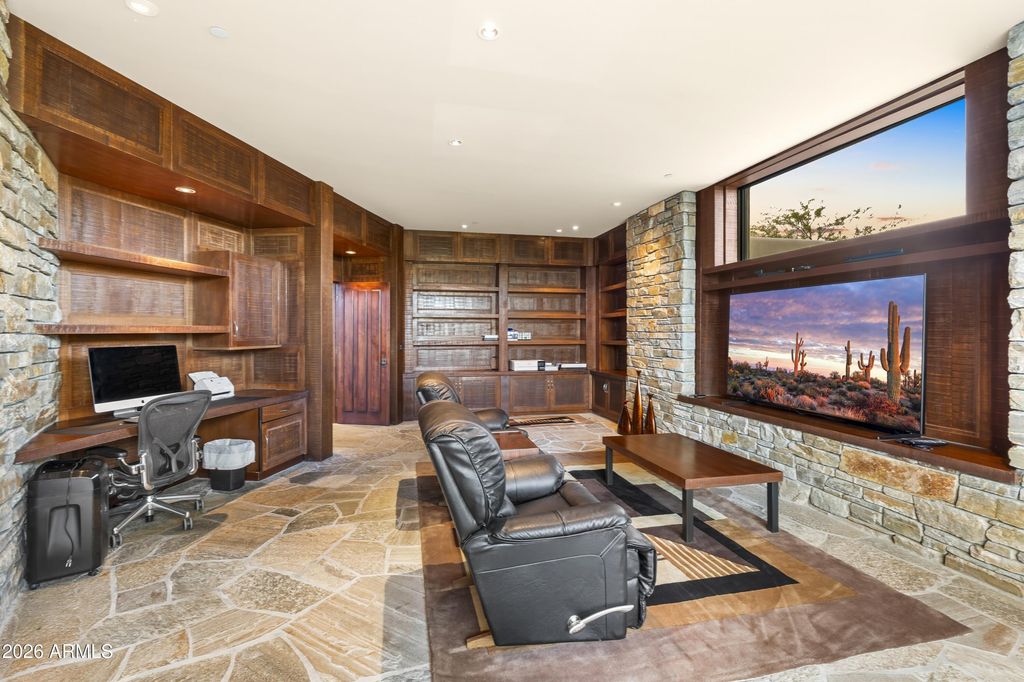 Image 32 of property listing at 40803 N BRANGUS Road, Scottsdale, AZ 85262