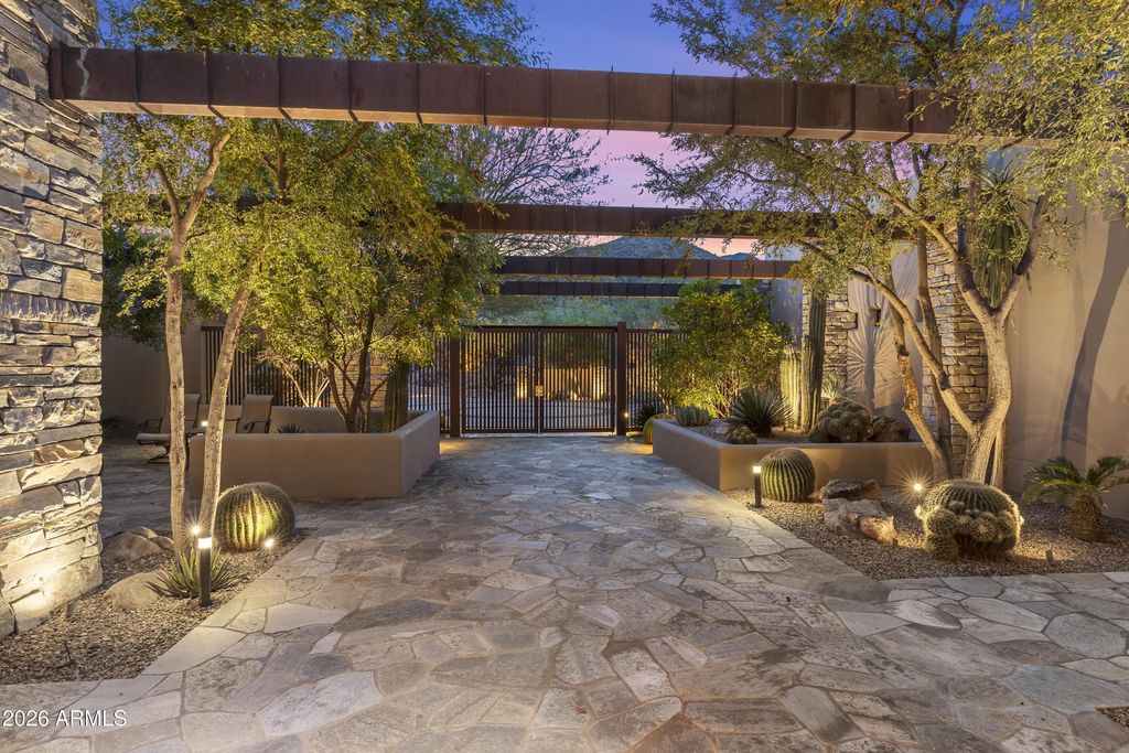 Image 6 of property listing at 40803 N BRANGUS Road, Scottsdale, AZ 85262