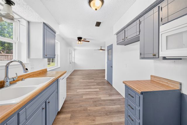 2461 Lisa Street, Grand Prairie, TX 75051