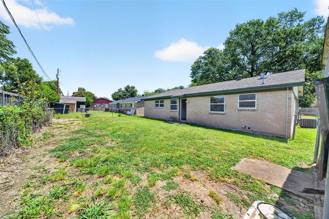 2461 Lisa Street, Grand Prairie, TX 75051