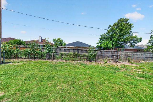 2461 Lisa Street, Grand Prairie, TX 75051