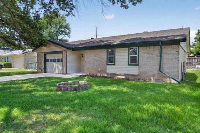2461 Lisa Street, Grand Prairie, TX 75051