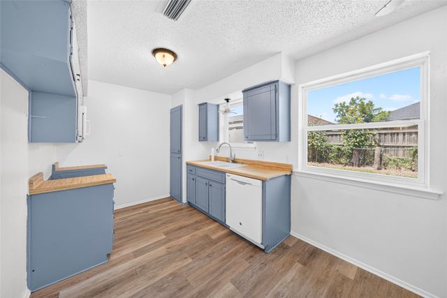 2461 Lisa Street, Grand Prairie, TX 75051