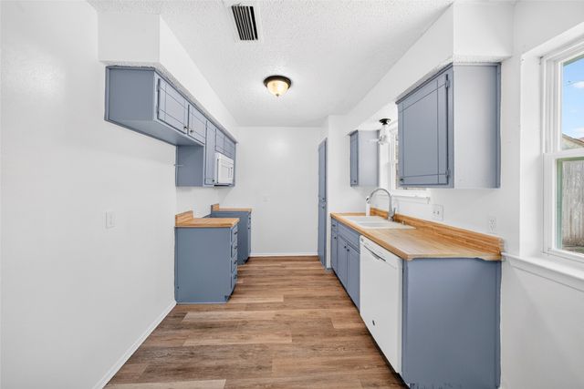 2461 Lisa Street, Grand Prairie, TX 75051