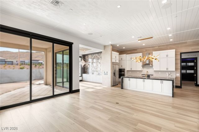 11041 Concord Valley Drive, Las Vegas, NV 89135