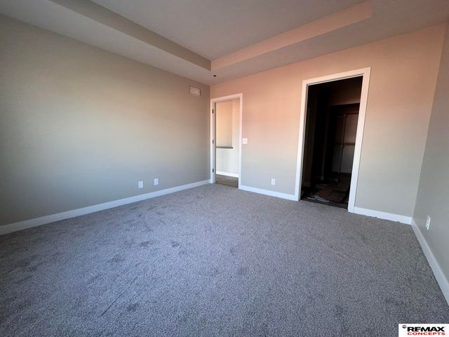 4306 Woodside Village Drive, Lincoln, NE 68528