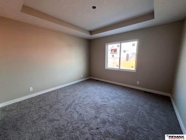 4306 Woodside Village Drive, Lincoln, NE 68528