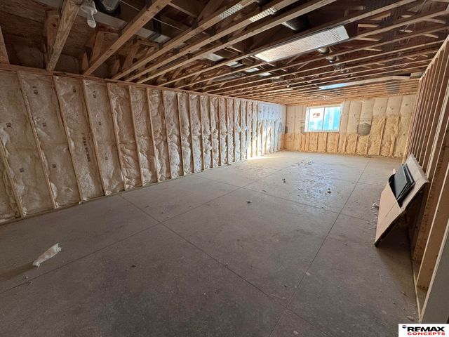 4306 Woodside Village Drive, Lincoln, NE 68528