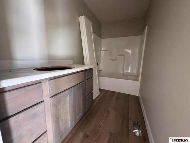 4306 Woodside Village Drive, Lincoln, NE 68528